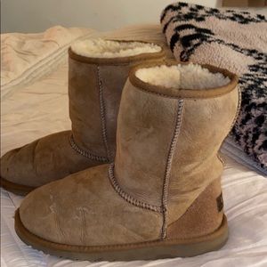 Ugg classic short suede kids boots size 5